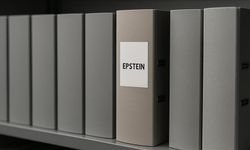 Epstein'in kız arkadaşı Maxwell, 20 yıllık hapis cezasının bozulmasını talep etti