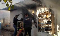 Erzin'de müstakil ev yandı