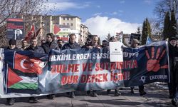 Erzurum'da sağlık çalışanları 109 haftadır Gazze için 'sessiz yürüyüş'lerini sürdürüyor