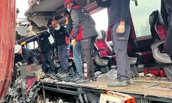 GÜNCELLEME - Osmaniye'de yolcu otobüsünün tıra çarptığı kazada 7 kişi öldü, 11 kişi yaralandı