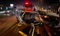 Hatay'da tırla çarpışması sonucu ikiye ayrılan otomobilin sürücüsü yaralandı