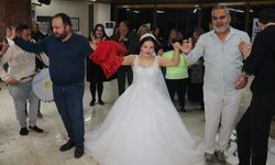 Hatay’da Down Sendromlu  Ezgi’nin Gelinlik Hayali Gerçek Oldu!