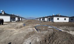 Hatay'da kırsal deprem konutlarının yapımı sürüyor