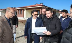 Hatay'da kırsal deprem konutlarının yapımı sürüyor