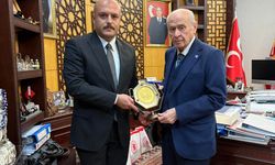 “Hatay’dan Bahçeli’ye Cumhuriyetin 10. Yılına Uzanan Tarihî Armağan”