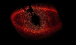 Hubble Uzay Teleskobu, iki kozmik çarpışmadan kalan tozlu kalıntıları tespit etti