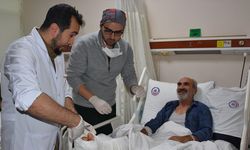 İki hastanın bacaklarından alınan kemik ve deri içeren dokular el ve ayağa nakledildi