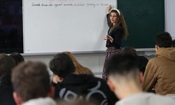 İngilizce dersini projelerle anlatan öğretmene çifte uluslararası ödül