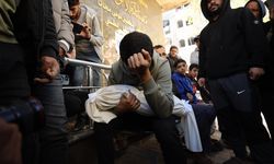 İsrail, ateşkese rağmen Gazze'ye topçu ve helikopter saldırısı düzenledi