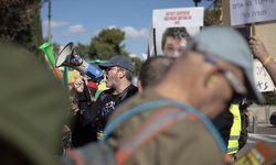 İsrail'de Başbakanlık ve Cumhurbaşkanlığı konutları önünde Netanyahu karşıtı gösteri