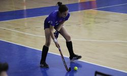 Kadınlar Salon Hokeyi Süper Lig maçları Alanya'da başladı