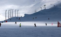 Kayak merkezlerinde en fazla kar kalınlığı 55 santimetreyle Palandöken'de ölçüldü
