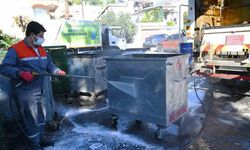 Kemer’de çöp konteynerleri dezenfekte ediliyor