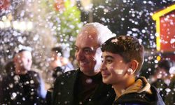 Kepez'de yeni yıl heyecanı suni kar yağışıyla başladı