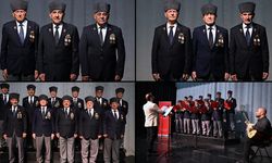 Kıbrıs gazilerinden oluşan koro kahramanlık ezgilerini seslendiriyor