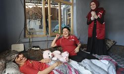 Konya'da yaşayan baba ve engelli kızı Türk Kızılayın sürpriziyle mutlu oldu