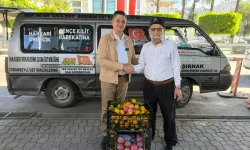 Elmacı Dede, Hatay'dan Yüklediği Mandalinaları Mehmetçiğe Götürüyor!