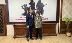 Mandalinaları Mehmetçiğe ulaştıran elmacı dede, Dörtyol'a selamla döndü