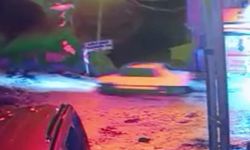 Otomobilin metrelerce aşağı düştüğü o anlar kameraya yansıdı: 2 yaralı