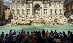 Roma'daki tarihi Trevi Çeşmesi'ne biletli giriş sistemi getirilmesi yeniden gündemde