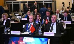 Seçer: 'Demokrasi bir miras değil, emek isteyen canlı bir süreçtir'