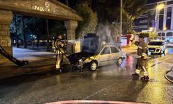 Hatay'da seyir halindeki otomobilde çıkan yangın söndürüldü