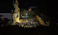 Suriye'nin İdlib ilinde 14 yıl sonra Noel ışıklandırması yapıldı