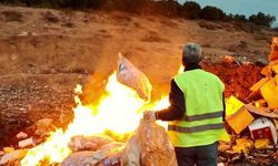 Tarihi geçmiş ürünlerle çocukları zehirleyeceklerdi: 2 ton cips, şekerleme ve çikolata imha edildi