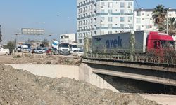 Antakya Ve Defne’de Trafik Kilitlendi: Vatandaş İki Hafta Boyunca Ne Yapacak?