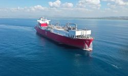 Türkiye'nin ilk FSRU gemisi Ertuğrul Gazi, 100. 'gemiden gemiye transfer' operasyonunu başarıyla tamamladı