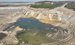 Uzmanlardan Arnavutköy'deki Mavi Göl için 'korunabilirdi' eleştirisi