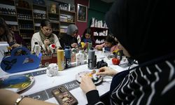 Yolları sanatla kesişen kadınlar el emeklerini kazanca dönüştürüyor