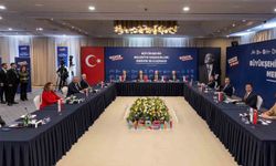 CHP'li Büyükşehir Belediye Başkanları Mersin'de buluştu