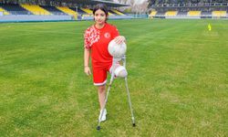 Hatay Enkazından Sahalara: Protez Bacağıyla Hayata Tutunan Tuğba