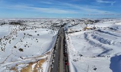 Mersin'in beyaza bürünen Sertavul Yaylası tatildeki çocukları ağırlıyor