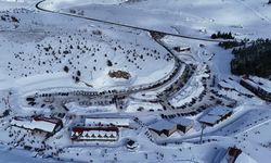 Ordu'daki Çambaşı Kayak Merkezi'nde yarıyıl tatili yoğunluğu sürüyor