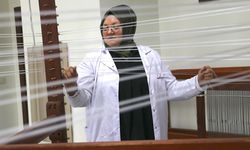 'Saray kumaşı'nı atık gıda malzemeleriyle renklendiriyor