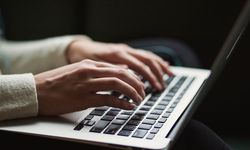 Türkiye'de internet kullanım nedenlerinde ilk sırada yüzde 71,6 ile 'bilgi edinme' yer aldı