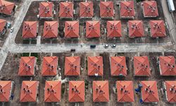 6 ŞUBAT DEPREMLERİNİN ÜÇÜNCÜ YILI - Türkiye'nin ilk 'kırsal uydu kenti' depremzedeleri güvenli konutlarla buluşturdu