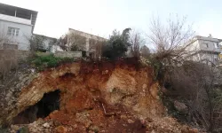 Yağmur Heyelana Neden Oldu, Mağara Ortaya Çıktı !