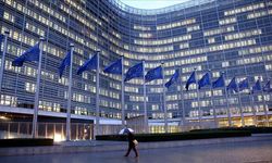 AB ortak girişimleri hızlandırmaya çalışırken savunma mimarisinde eksiklikler dikkati çekiyor