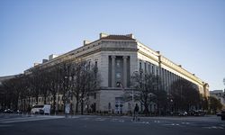 ABD Adalet Bakanlığı, Epstein dosyasındaki belgelerin uygunsuzca gizlenip gizlenmediğini inceliyor