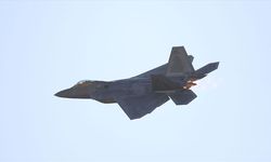 ABD'ye ait 12 adet F-22 tipi savaş uçağının, İsrail'de bir askeri üsse iniş yaptığı bildirildi