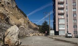 AFAD'dan Eğirdir'de kaya düşmesi sonrası heyelan incelemesi