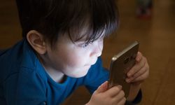 Aile ve Sosyal Hizmetler Bakanlığından ebeveynlere dijital uygulamalar için 'ekran süresi' uyarısı