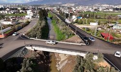 Antakya'da iki mahalleyi bağlayan köprü ulaşıma açıldı
