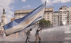 Arjantin'de çalışma reformu karşıtı protestolarda çok sayıda kişi gözaltına alındı