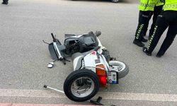 Burdur'da panelvanla çarpışan motosiklet sürücüsü metrelerce savrularak hayatını kaybetti