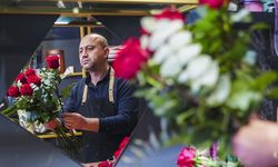 Çiçekçilerde Sevgililer Günü mesaisi başladı
