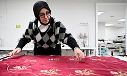 Depremde iş yeri yıkılan usta öğretici, TDV'nin 'İyilik Atölyesi'nde mesleğine döndü